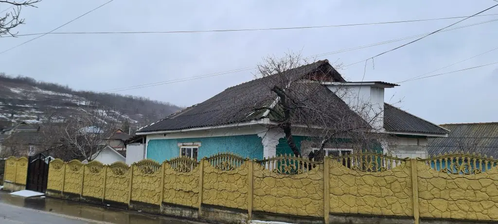 Schimb de ardezie pe șindrilă bituminoasă